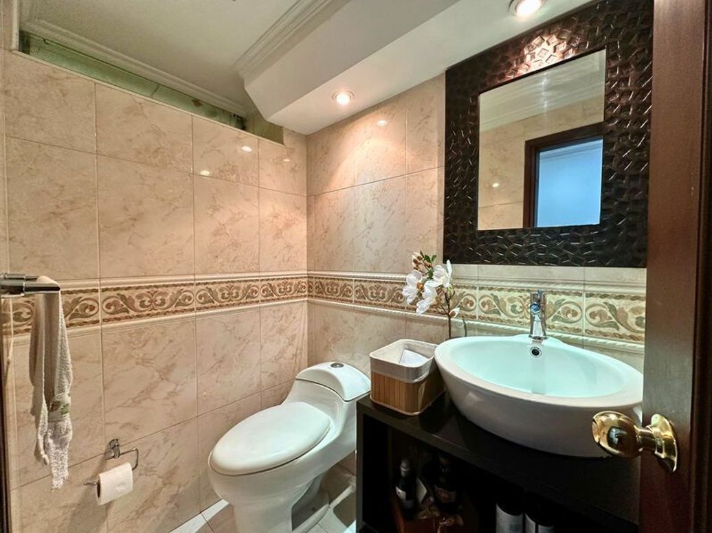 Casa de 3 alcobas en venta en Los Naranjos, Bogotá, 320 m² · foto 14 de 20