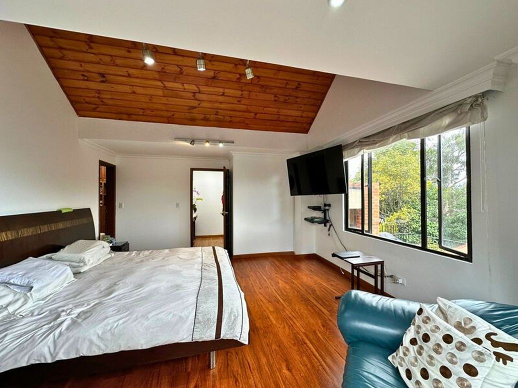 Casa de 3 alcobas en venta en Los Naranjos, Bogotá, 320 m² · foto 18 de 20