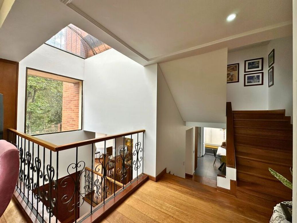 Casa de 3 alcobas en venta en Los Naranjos, Bogotá, 320 m² · foto 7 de 20