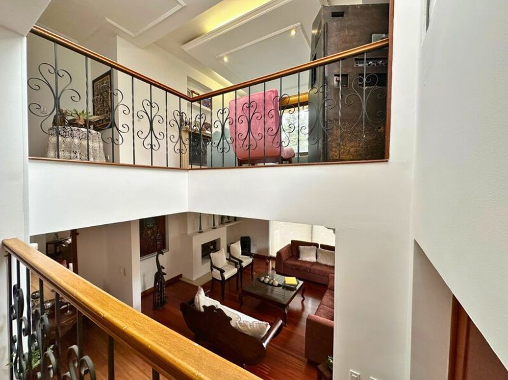 Casa de 3 alcobas en venta en Los Naranjos, Bogotá, 320 m² · foto 8 de 20