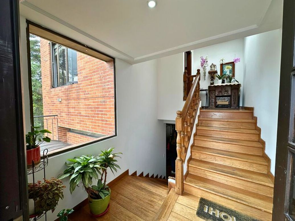 Casa de 3 alcobas en venta en Los Naranjos, Bogotá, 320 m² · foto 13 de 20