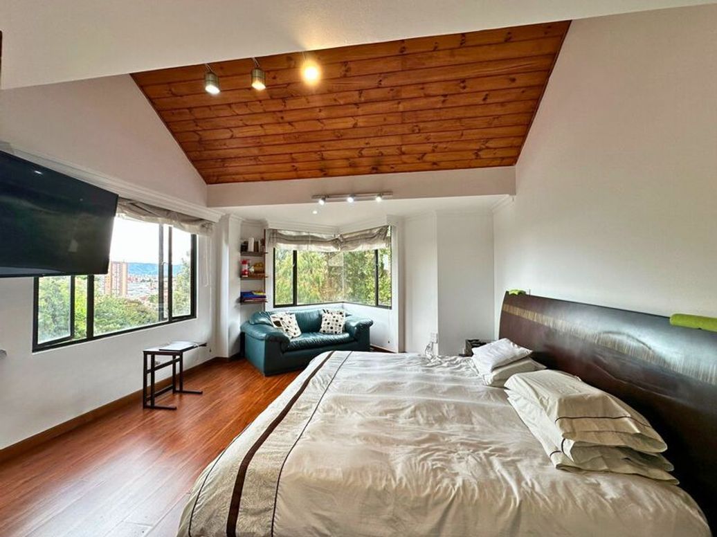Casa de 3 alcobas en venta en Los Naranjos, Bogotá, 320 m² · foto 12 de 20