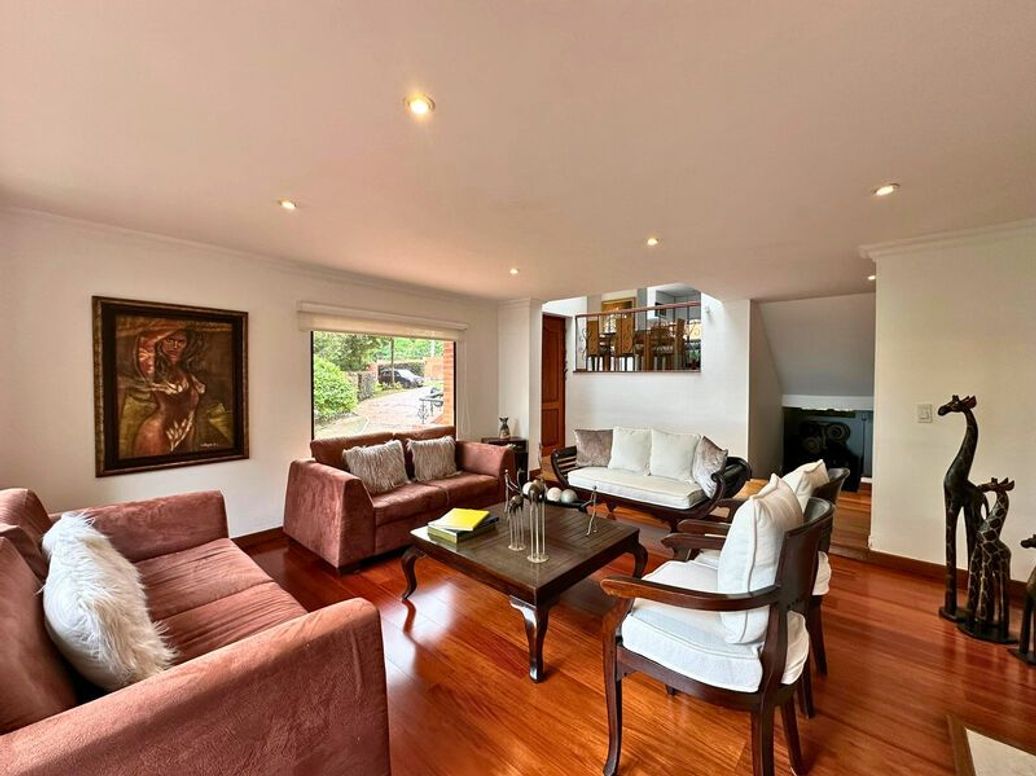 Casa de 3 alcobas en venta en Los Naranjos, Bogotá, 320 m² · foto 5 de 20