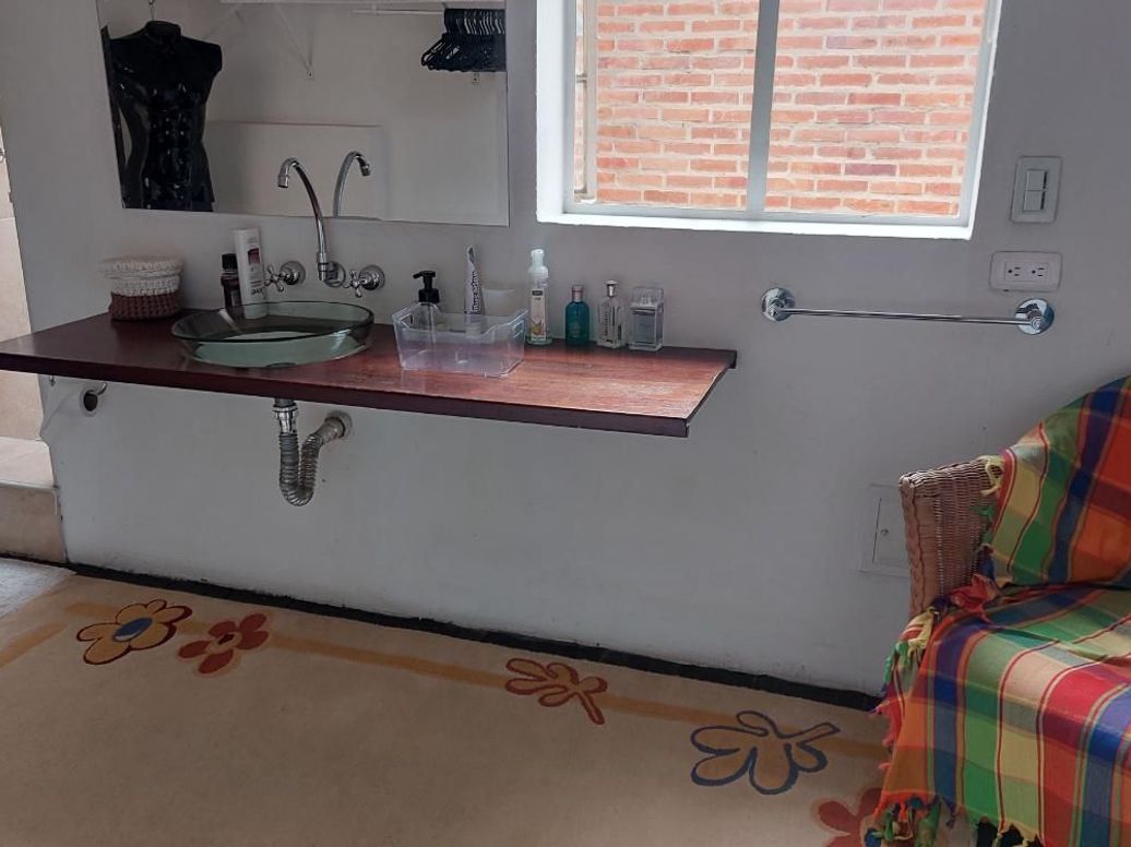 Casa de 4 alcobas en venta en Quinta Camacho, Bogotá, 270 m² · foto 7 de 17