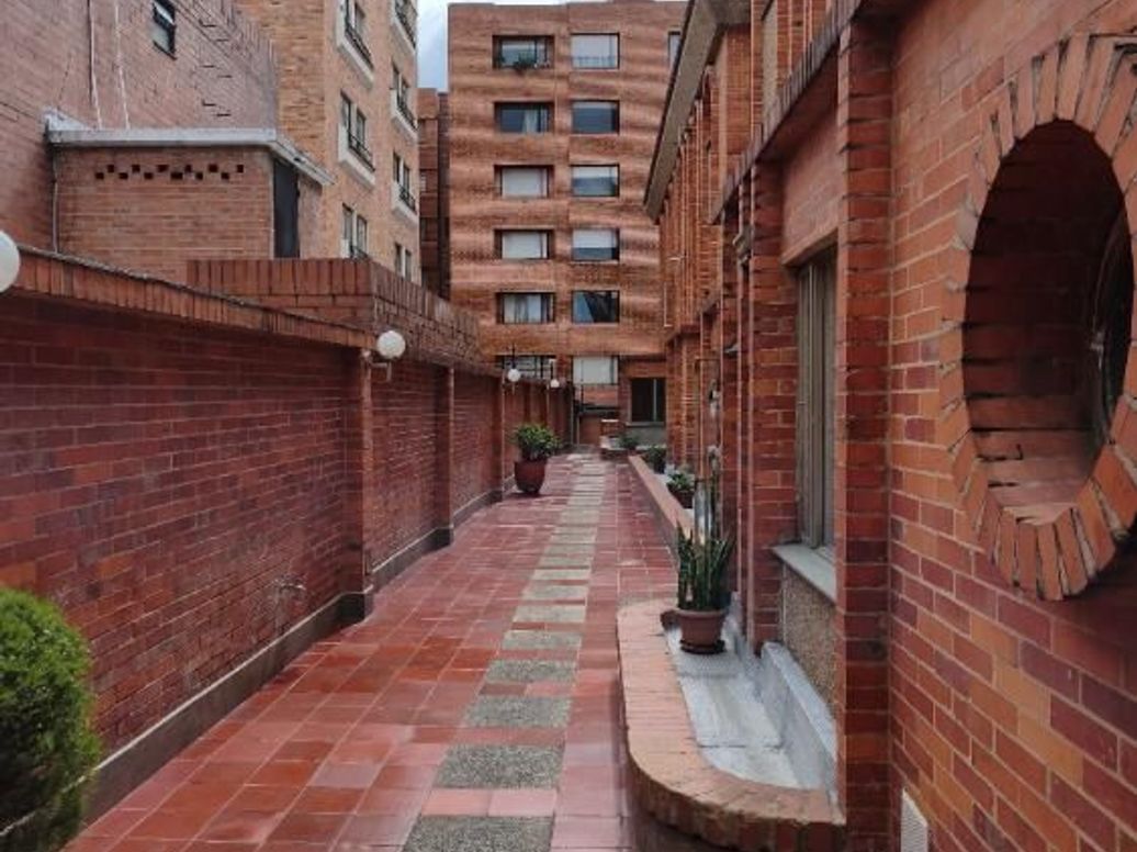 Apartamento de 3 alcobas en venta en Cedro Narvaez, Bogotá, 80 m² · foto 15 de 18