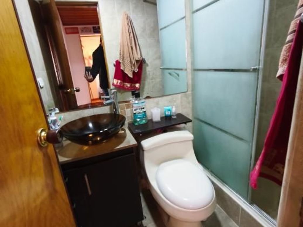 Apartamento de 3 alcobas en venta en Cedro Narvaez, Bogotá, 80 m² · foto 5 de 18