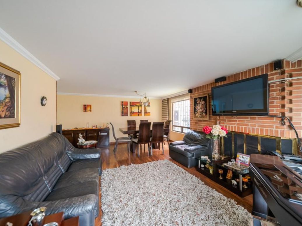 Apartamento de 3 alcobas en venta en Rincon Del Chicó, Bogotá, 107 m² · foto 3 de 20
