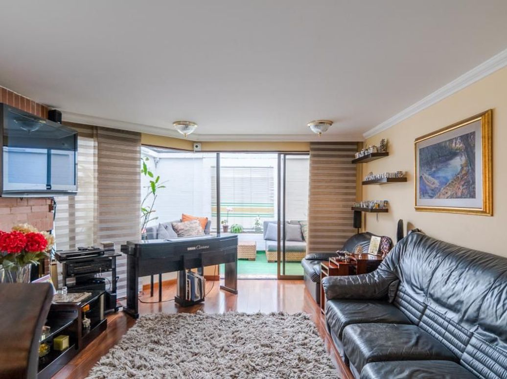 Apartamento de 3 alcobas en venta en Rincon Del Chicó, Bogotá, 107 m² · foto 2 de 20