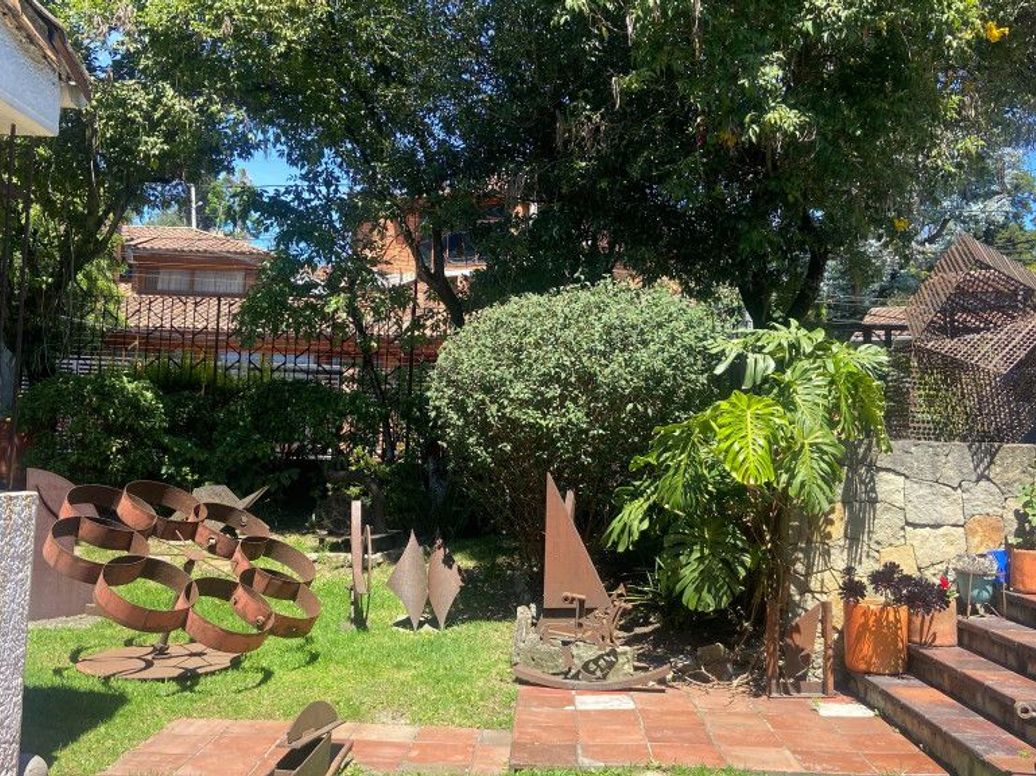 Casa de 4 alcobas en venta en Niza Suba, Bogotá, 523 m² · foto 2 de 20
