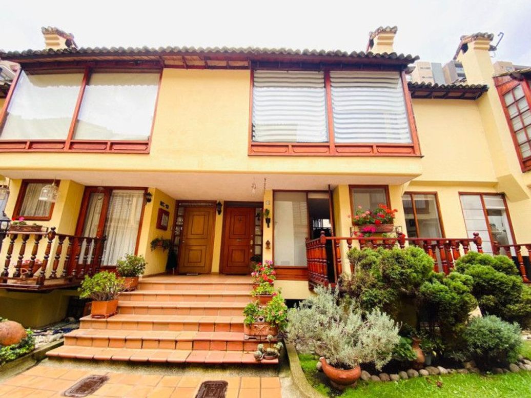 Casa de 3 alcobas en venta en Prados De La Calleja, Bogotá, 176 m² · foto 2 de 20