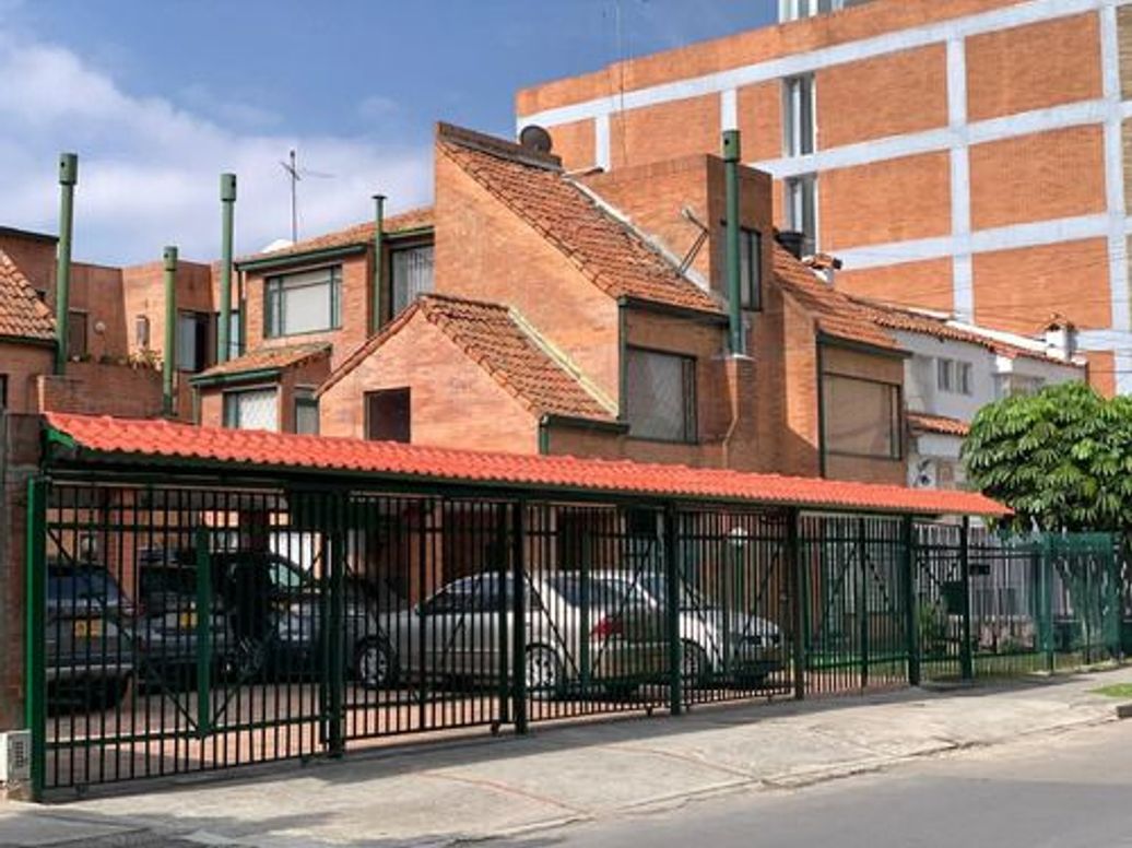 Casa de 4 alcobas en venta en El Contador, Bogotá, 234 m² · foto 3 de 20