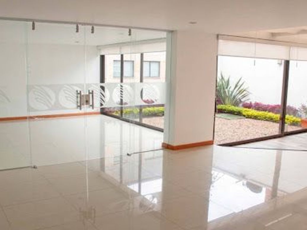 Casa de 5 alcobas en venta en Santa Ana Occidental, Bogotá, 550 m² · foto 6 de 20
