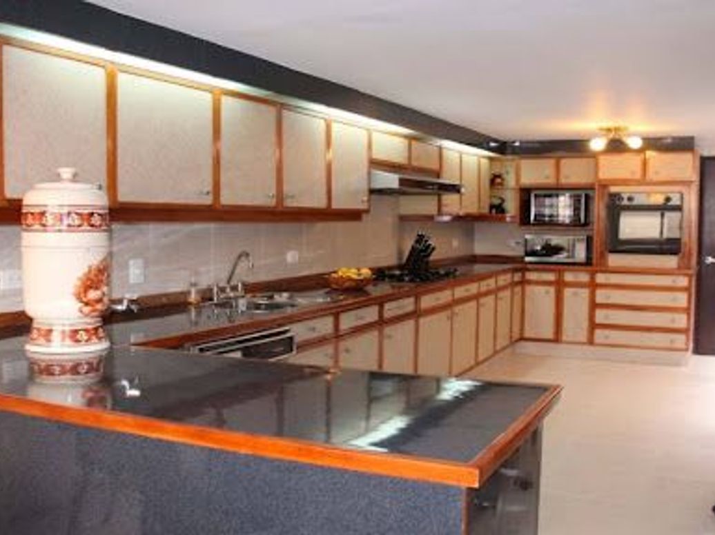 Casa de 5 alcobas en venta en Santa Ana Occidental, Bogotá, 550 m² · foto 9 de 20