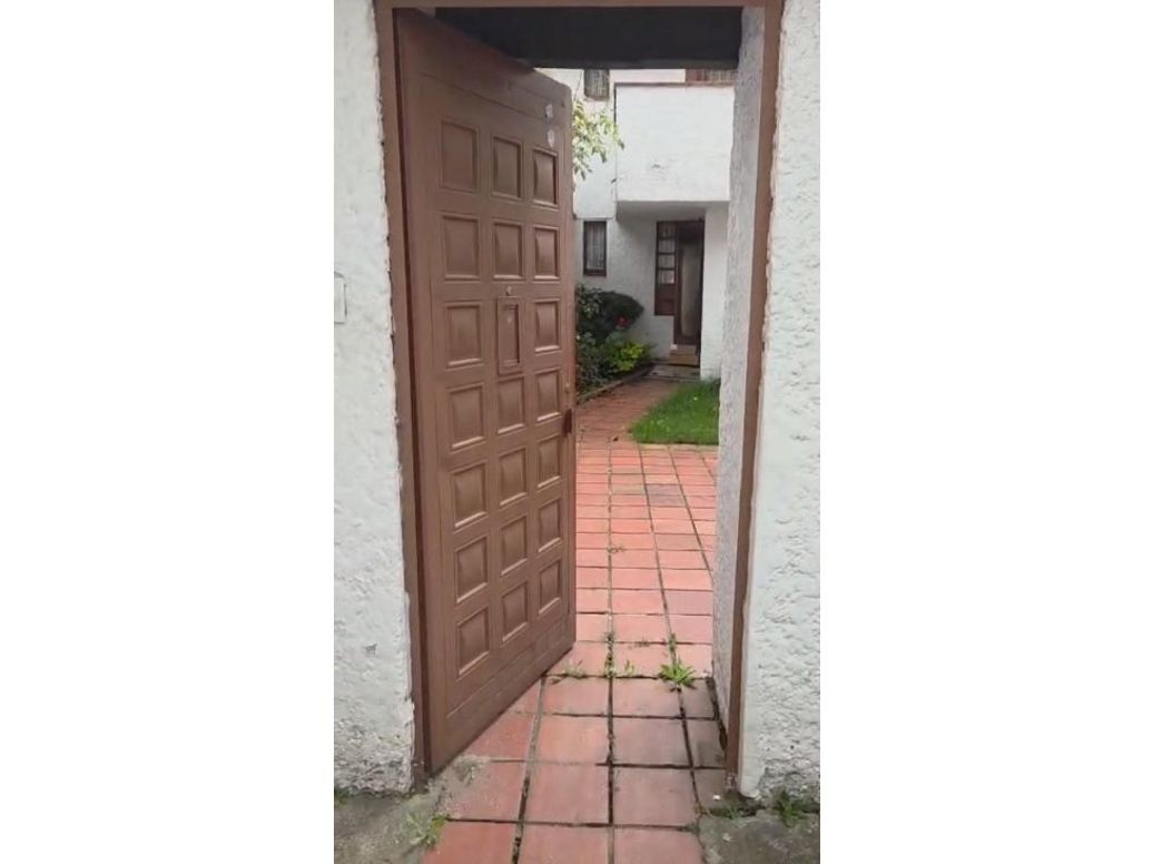 Casa de 3 alcobas en venta en Mónaco, Bogotá, 185 m² · foto 2 de 9