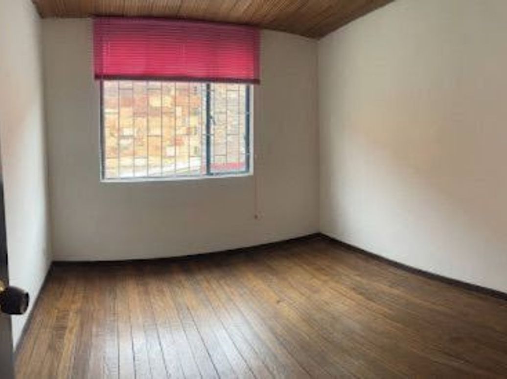 Casa de 3 alcobas en venta en Mandalay 1, Bogotá, 100 m² · foto 8 de 10