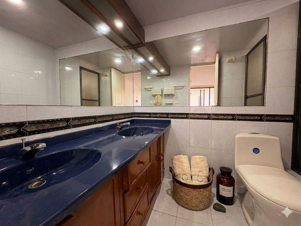 Casa de 4 alcobas en venta en Ub. Santa Coloma, Bogotá, 184 m² · foto 8 de 19