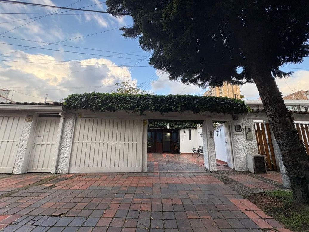 Casa de 4 alcobas en venta en Ub. Santa Coloma, Bogotá, 184 m² · foto 18 de 19