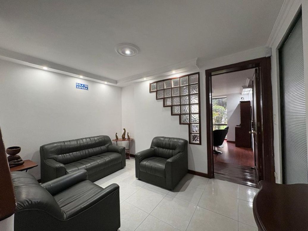 Casa de 4 alcobas en venta en Ub. Santa Coloma, Bogotá, 184 m² · foto 5 de 19