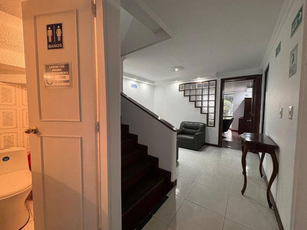 Casa de 4 alcobas en venta en Ub. Santa Coloma, Bogotá, 184 m² · foto 12 de 19