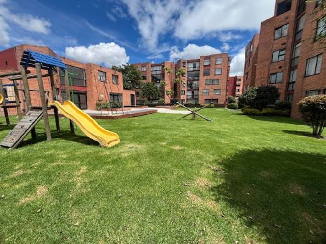 Apartamento de 2 alcobas en venta en Mazurén, Bogotá, 88 m² · foto 2 de 20