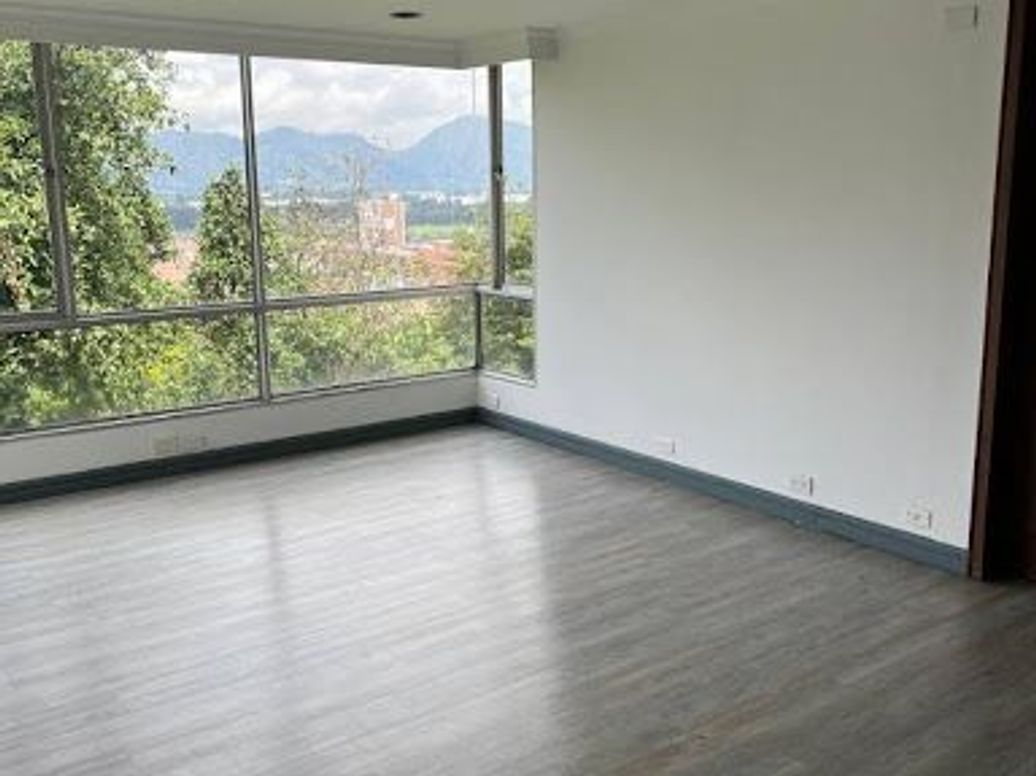 Apartamento de 3 alcobas en venta en Tuna Alta, Bogotá, 211 m² · foto 2 de 20
