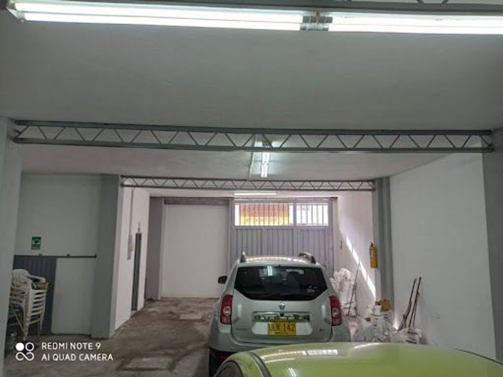 Casa de 9 alcobas en venta en Santa Sofía, Bogotá, 380 m² · foto 17 de 20