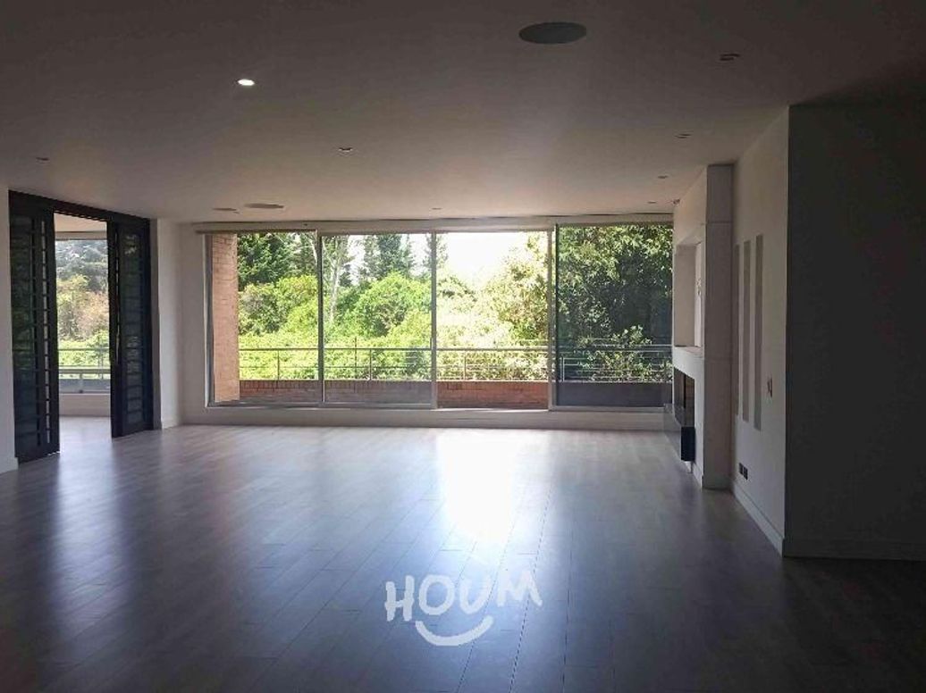 Apartamento de 3 alcobas en venta en Casa Blanca Suba, Bogotá, 300 m² · foto 2 de 20