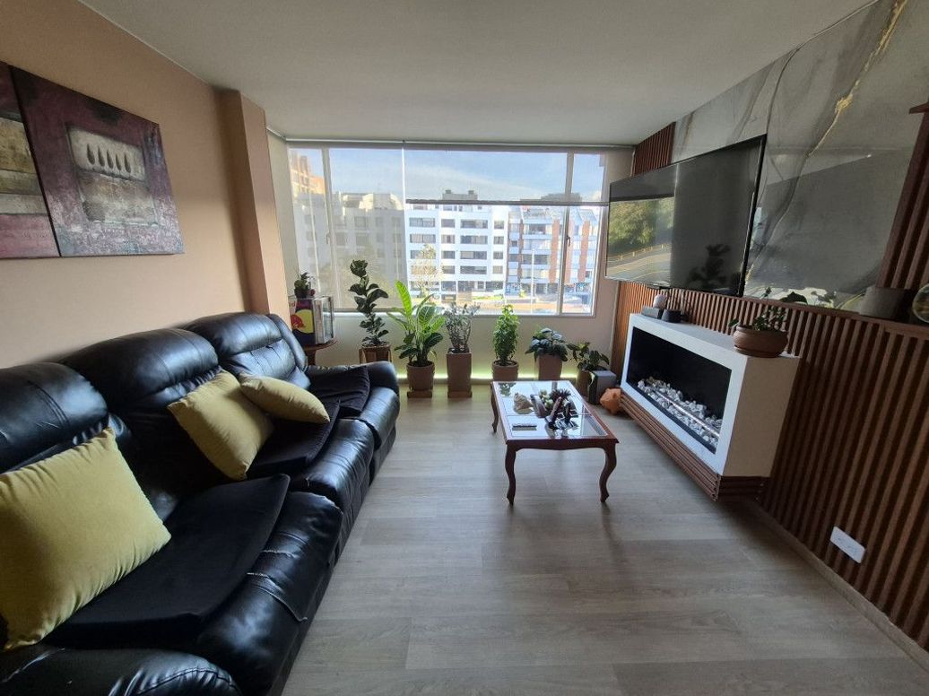 Apartamento de 3 alcobas en venta en Santa Barbara Central, Bogotá, 100 m² · foto 7 de 19
