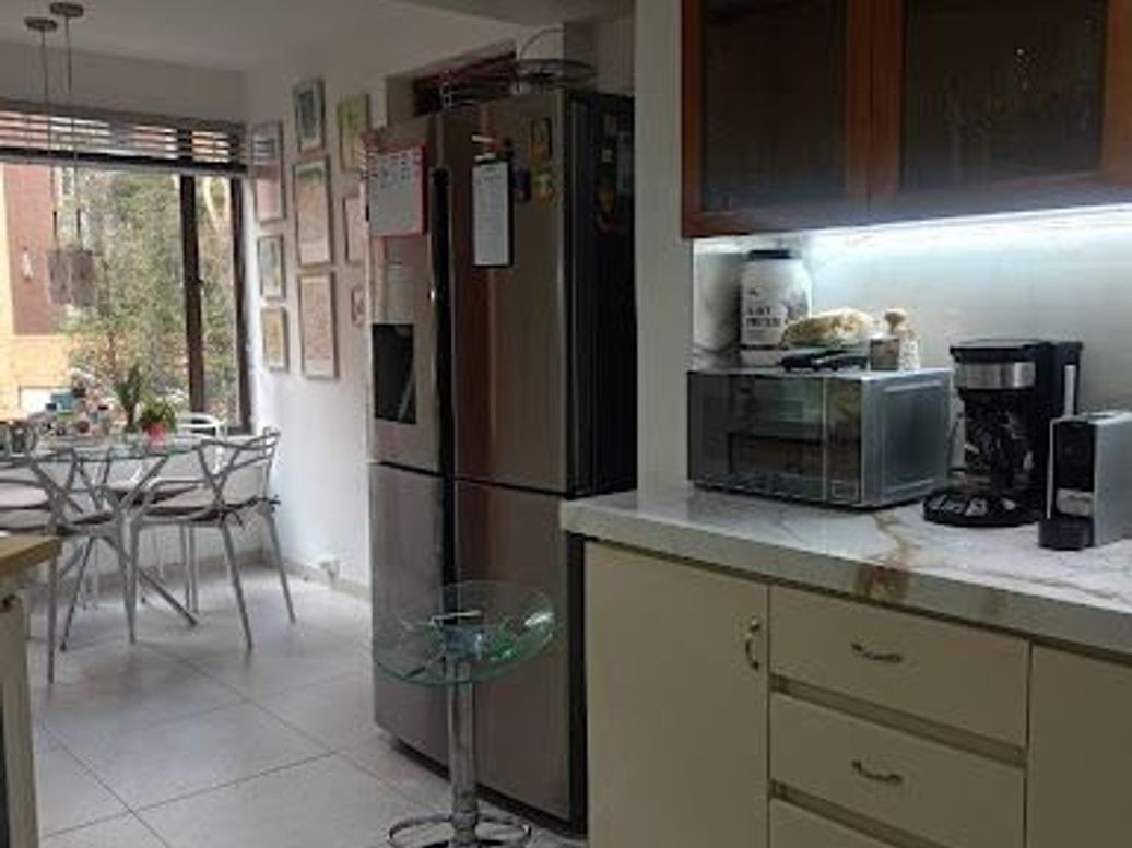 Apartamento de 3 alcobas en venta en Bosque Medina, Bogotá, 189 m² · foto 4 de 16