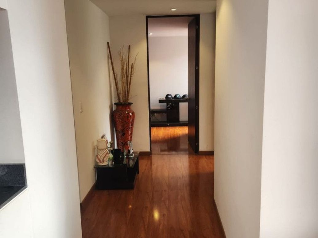 Apartamento de 3 alcobas en venta en San Antonio Nor - Occidental, Bogotá, 82 m² · foto 2 de 20