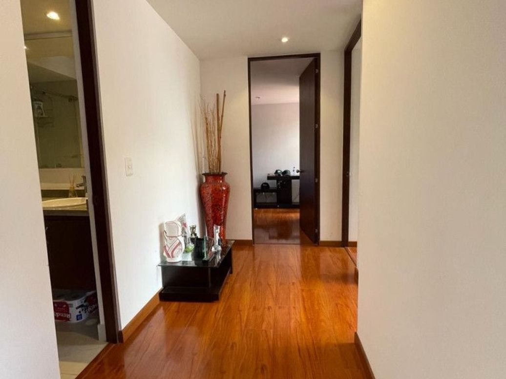 Apartamento de 3 alcobas en venta en San Antonio Nor - Occidental, Bogotá, 82 m² · foto 8 de 20