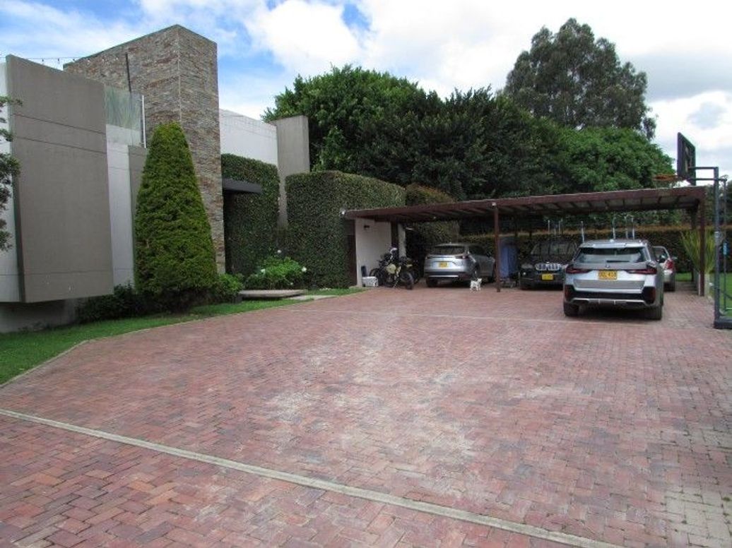 Casa de 5 alcobas en venta en Casa Blanca, Bogotá, 800 m² · foto 4 de 20
