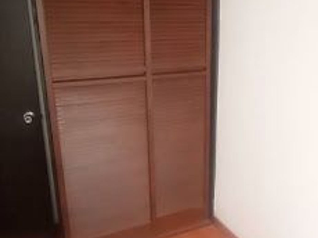 Apartamento de 2 alcobas en venta en La Carolina, Bogotá, 42 m² · foto 3 de 8