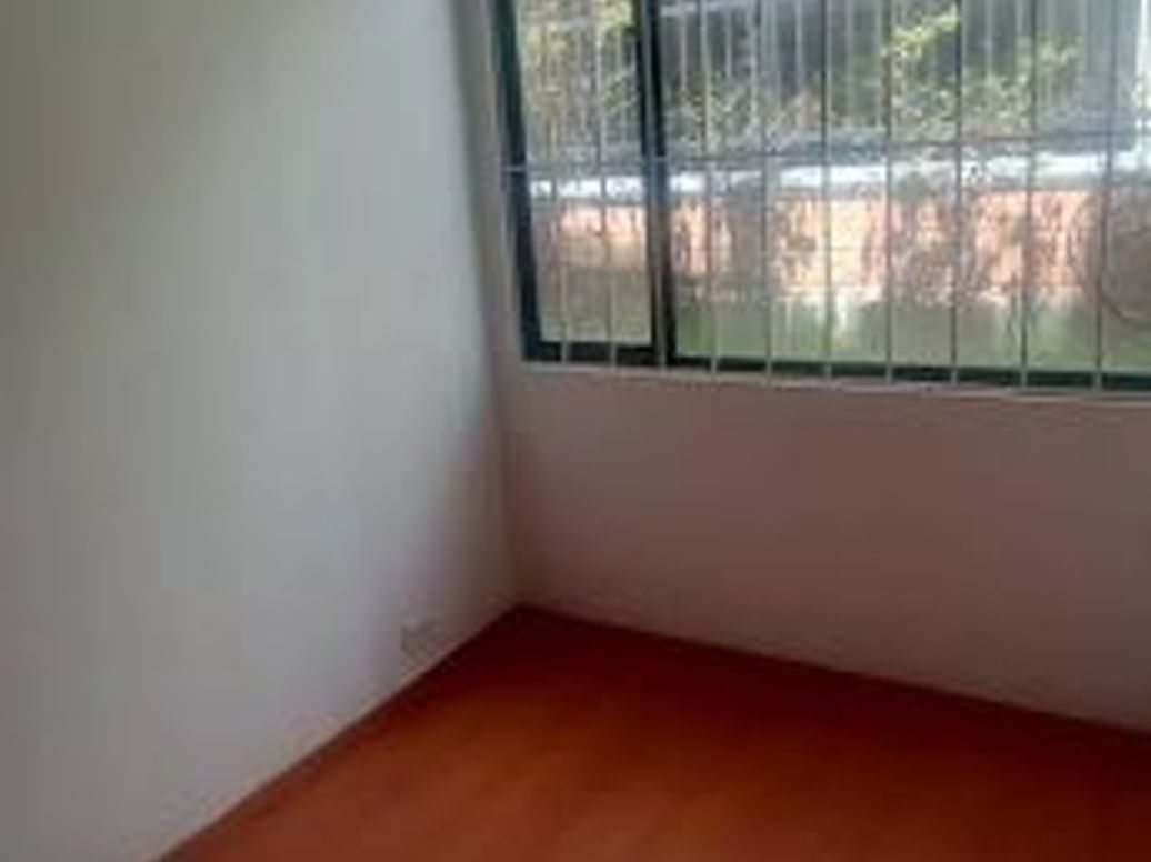 Apartamento de 2 alcobas en venta en La Carolina, Bogotá, 42 m² · foto 2 de 8