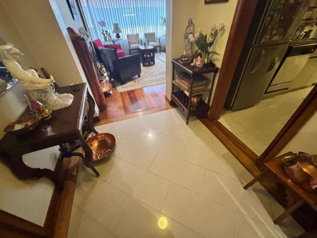 Apartamento de 3 alcobas en venta en Santa Barbara Central, Bogotá, 180 m² · foto 15 de 20