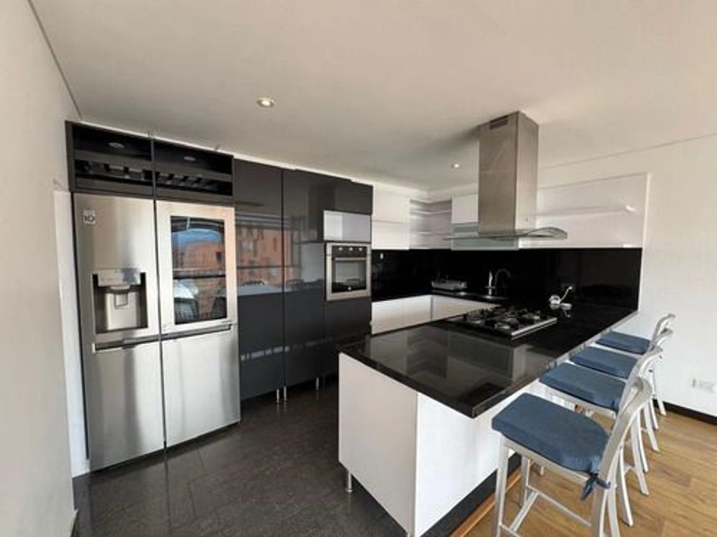 Apartamento de 3 alcobas en venta en Santa Barbara, Bogotá, 120 m² · foto 6 de 12