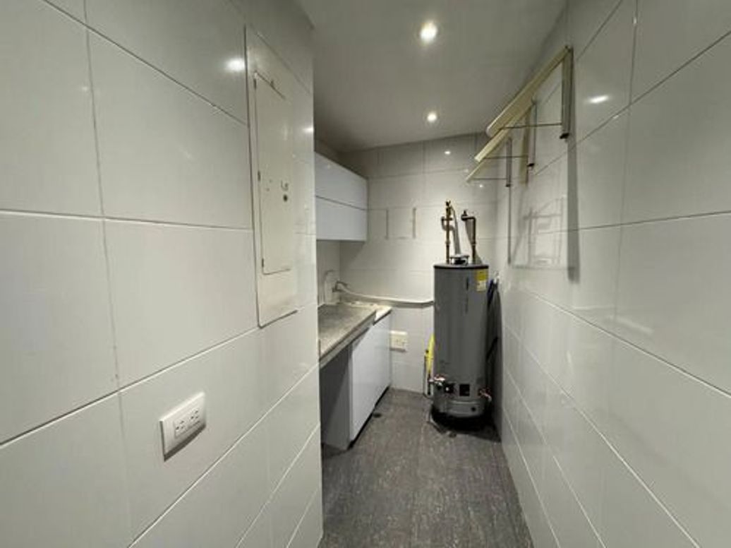 Apartamento de 3 alcobas en venta en Santa Barbara, Bogotá, 120 m² · foto 8 de 12