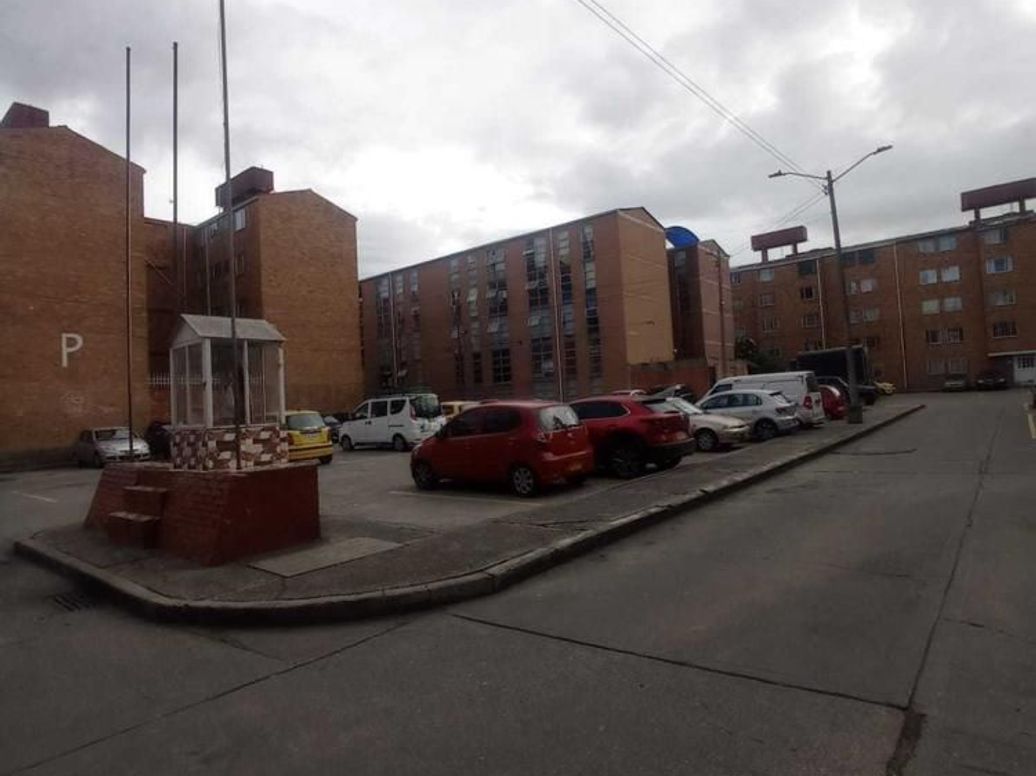 Apartamento de 3 alcobas en venta en Candelaria La Nueva Ii Sector, Bogotá, 55 m² · foto 3 de 20