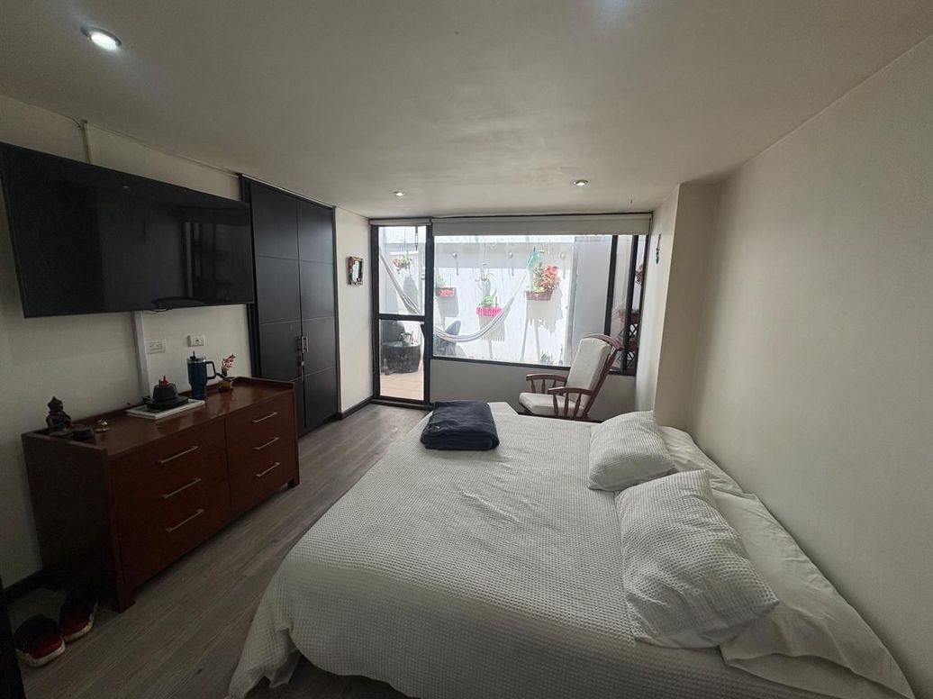 Apartamento de 3 alcobas en venta en Santa Barbara Central, Bogotá, 98 m² · foto 19 de 20