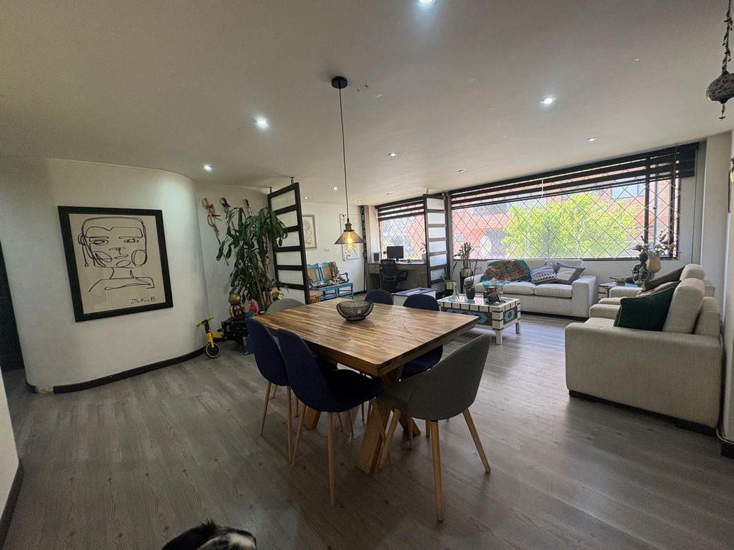 Apartamento de 3 alcobas en venta en Santa Barbara Central, Bogotá, 98 m² · foto 5 de 20