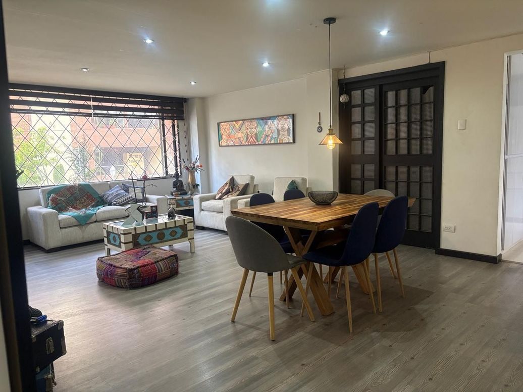 Apartamento de 3 alcobas en venta en Santa Barbara Central, Bogotá, 98 m² · foto 3 de 20