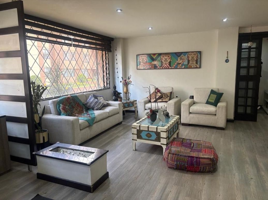 Apartamento de 3 alcobas en venta en Santa Barbara Central, Bogotá, 98 m² · foto 4 de 20