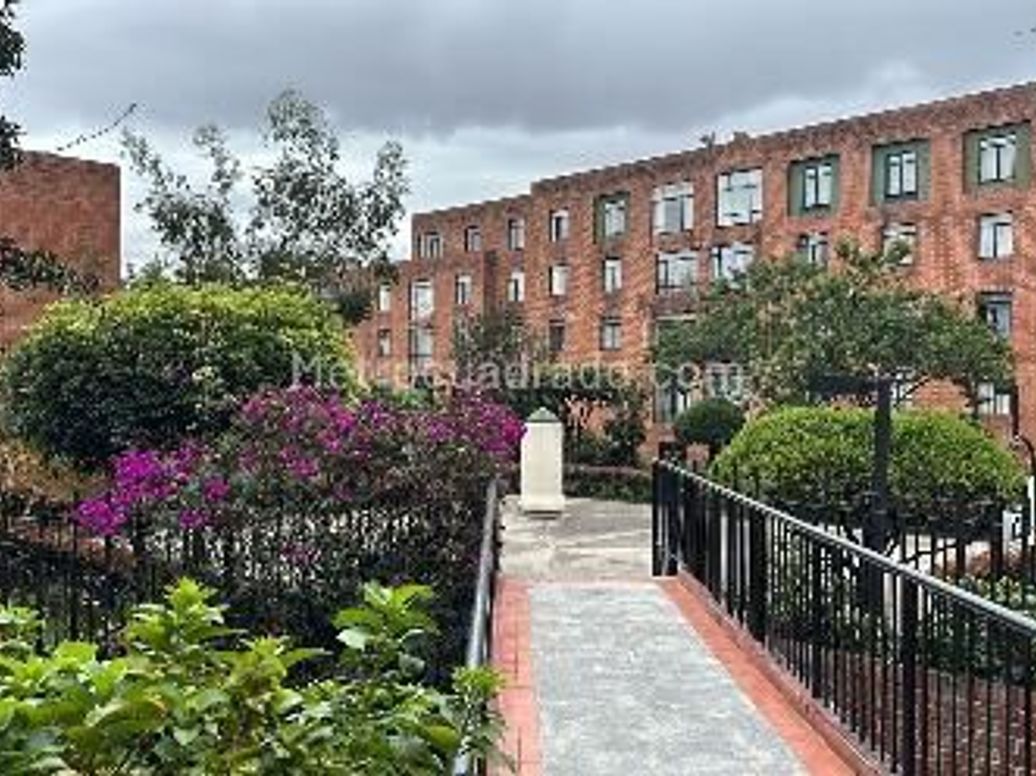 Apartamento de 3 alcobas en venta en Carlos Lleras Restrepo Manzana A, Bogotá, 63 m² · foto 16 de 20