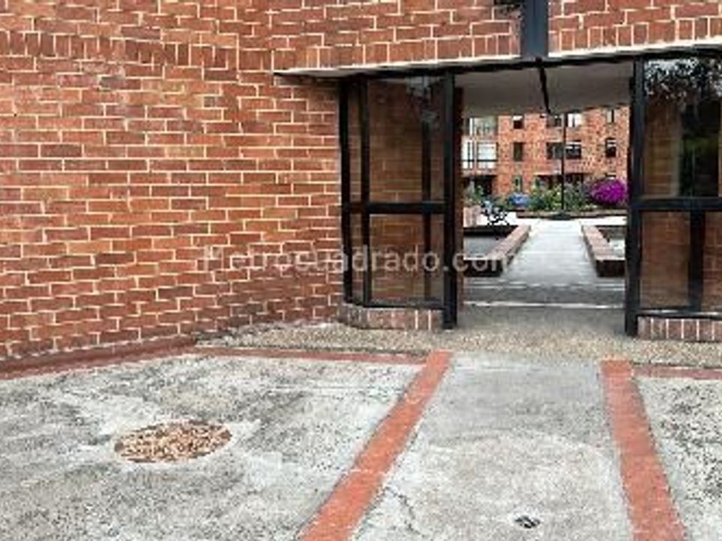Apartamento de 3 alcobas en venta en Carlos Lleras Restrepo Manzana A, Bogotá, 63 m² · foto 18 de 20