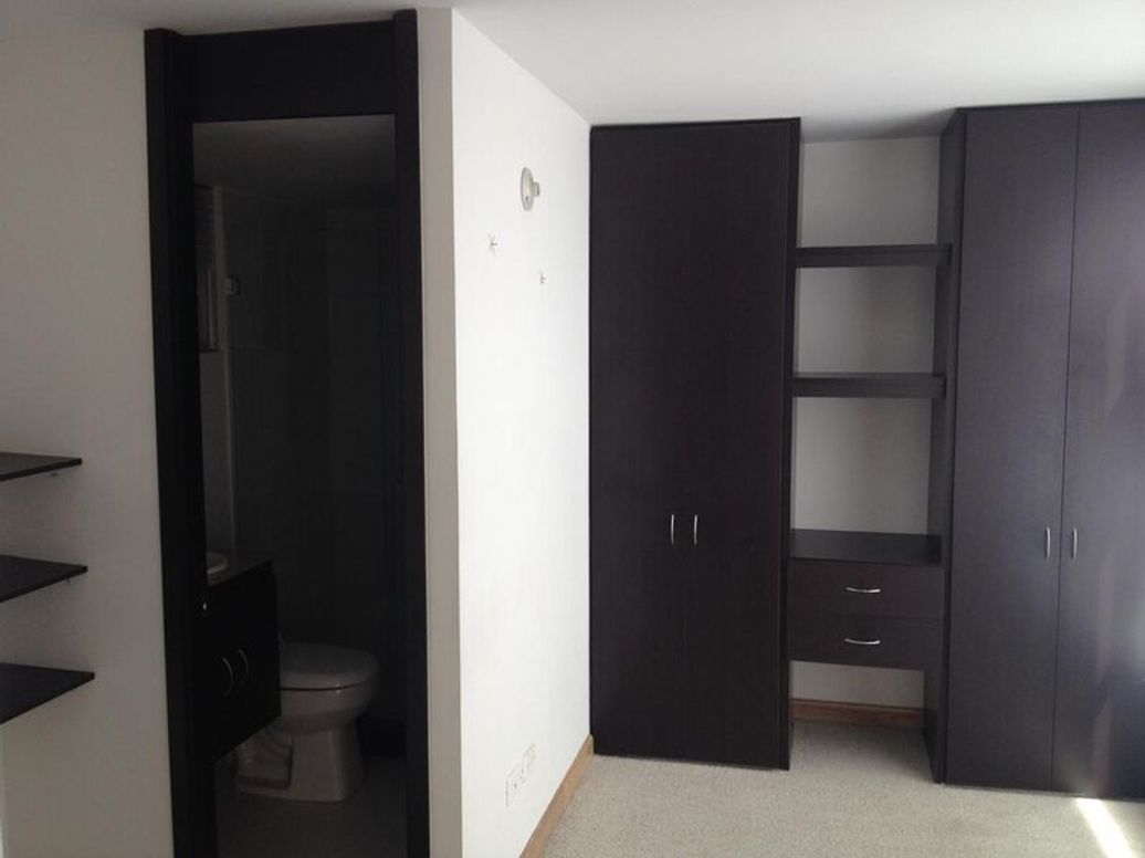 Apartamento de 3 alcobas en venta en Granada Norte, Bogotá, 65 m² · foto 9 de 14