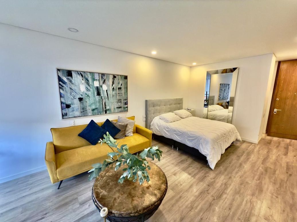 Apartaestudio en venta en Santa Barbara Occidental, Bogotá, 37 m² · foto 3 de 19