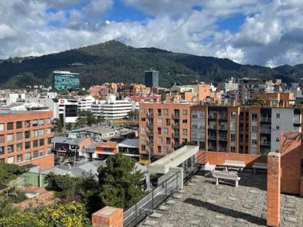 Apartaestudio en venta en Santa Barbara Occidental, Bogotá, 37 m² · foto 18 de 19
