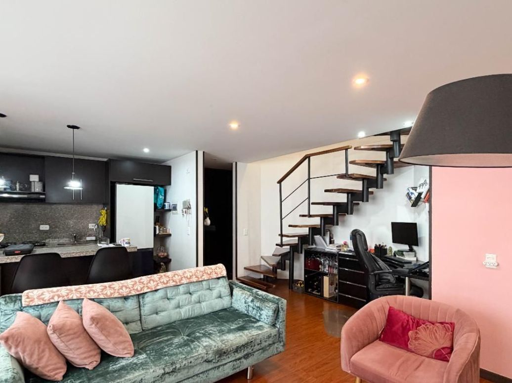 Apartamento de 2 alcobas en venta en Cedro Salazar, Bogotá, 79 m² · foto 2 de 20
