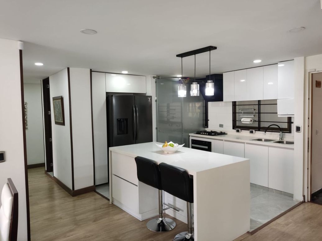 Apartamento de 3 alcobas en venta en Santa Barbara Oriental, Bogotá, 106 m² · foto 6 de 19