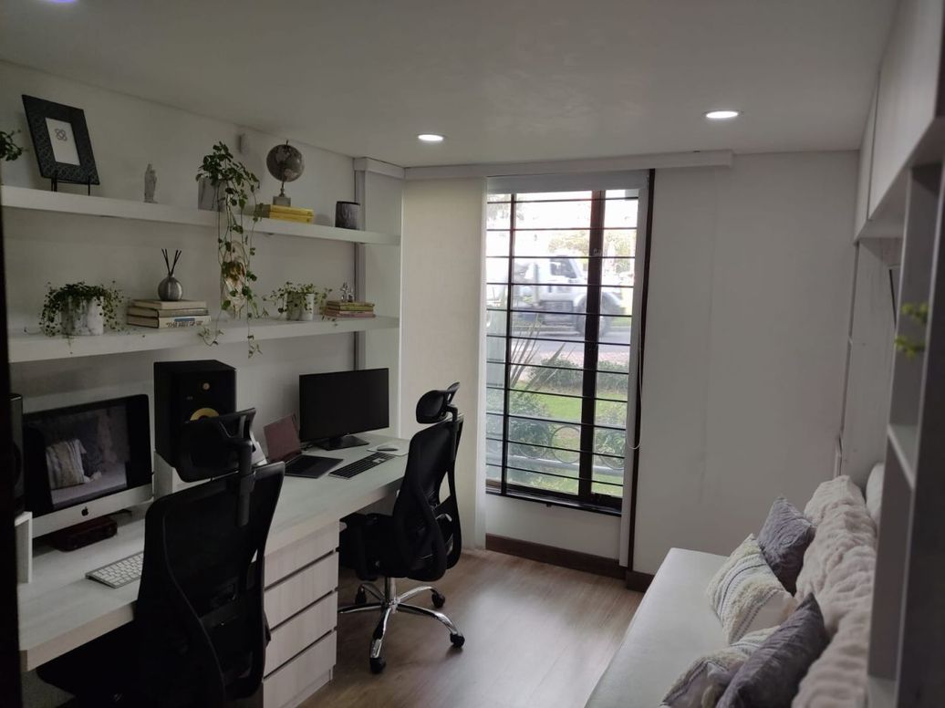 Apartamento de 3 alcobas en venta en Santa Barbara Oriental, Bogotá, 106 m² · foto 10 de 19
